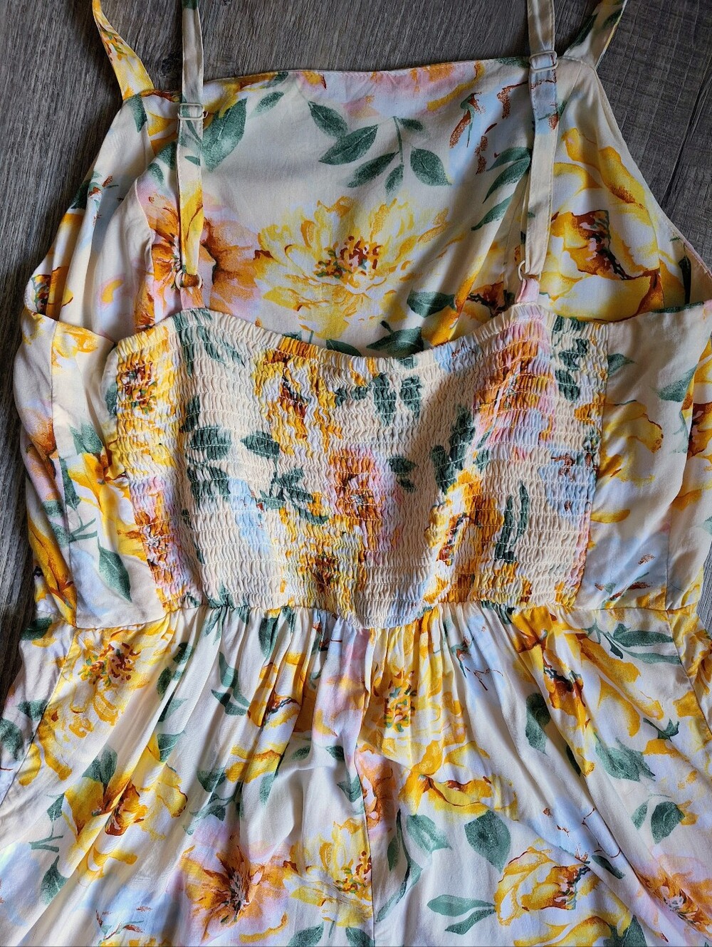 Old Navy Floral Sleeveless Romper - Picture 2 of 4